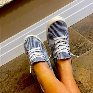 American Eagle slip on shoes, size 8.5